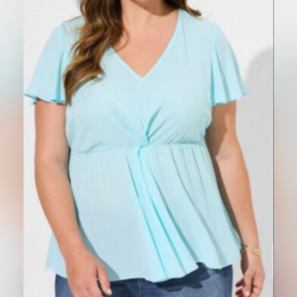 💚 Torrid Georgette Twist Surplice Top